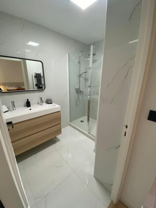 T2 Avec Terrasse Et Jardin Cannes Exterior foto